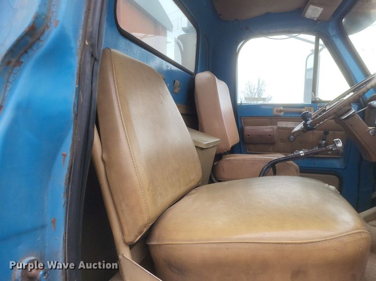 image for item MI9967 1978 GMC   Brigadier  grain truck