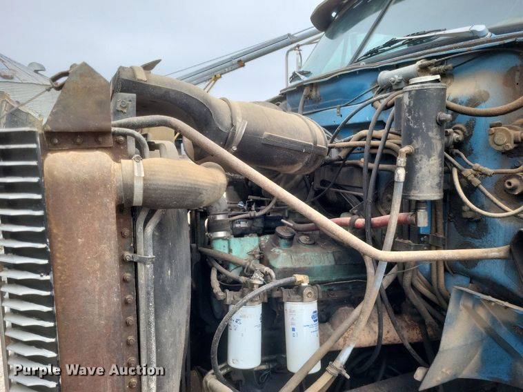 image for item MI9967 1978 GMC   Brigadier  grain truck