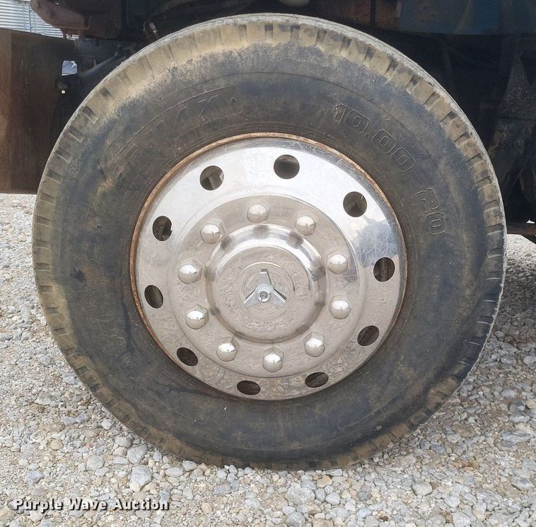 image for item MI9967 1978 GMC   Brigadier  grain truck