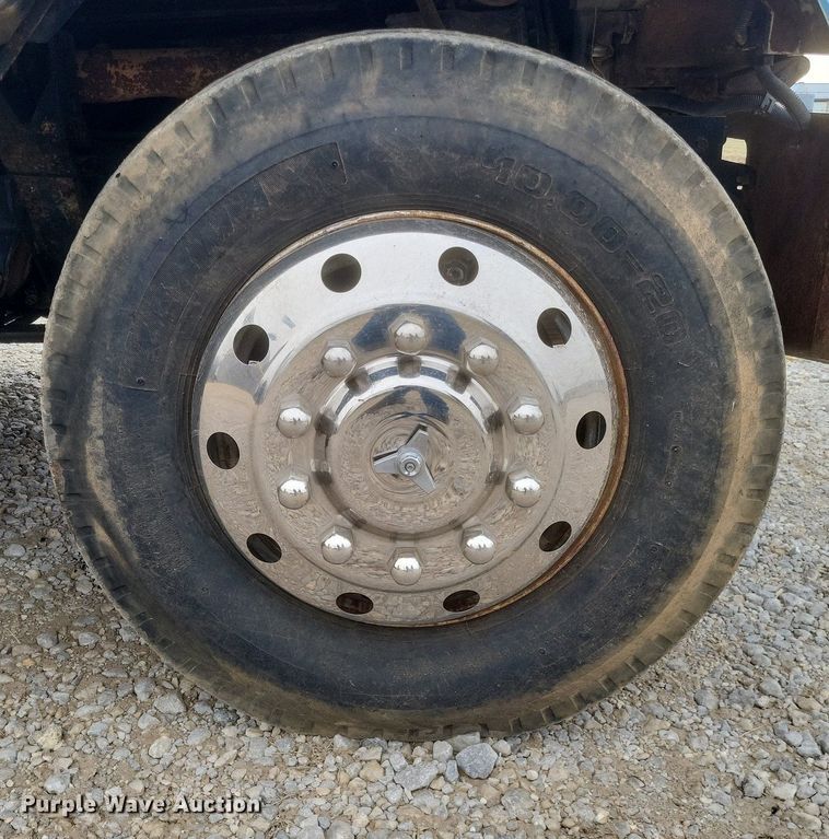 image for item MI9967 1978 GMC   Brigadier  grain truck