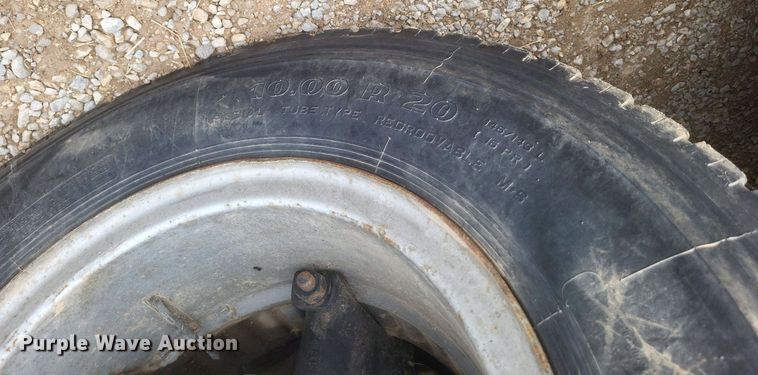 image for item MI9967 1978 GMC   Brigadier  grain truck