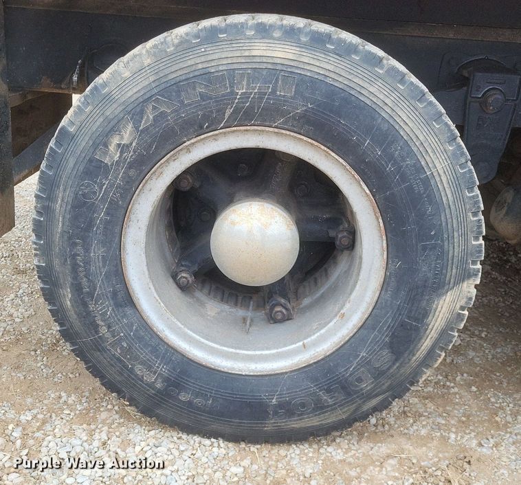 image for item MI9967 1978 GMC   Brigadier  grain truck