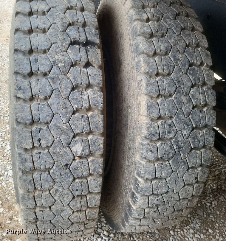 image for item MI9967 1978 GMC   Brigadier  grain truck