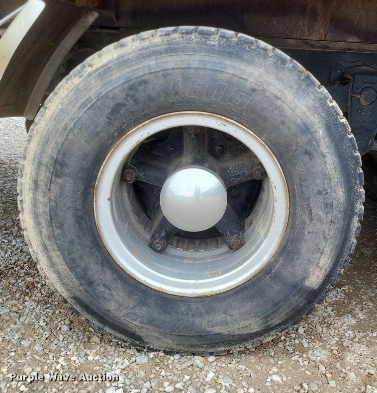 image for item MI9967 1978 GMC   Brigadier  grain truck