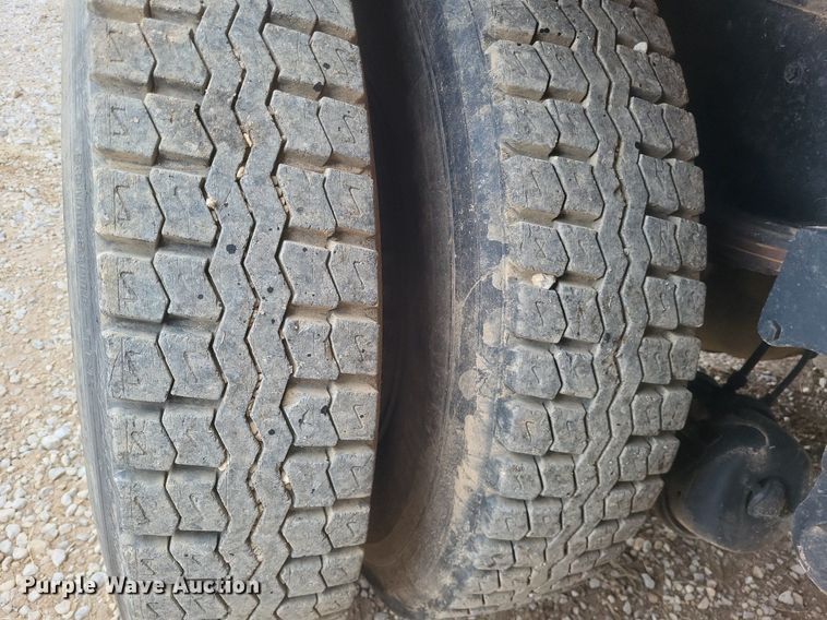 image for item MI9967 1978 GMC   Brigadier  grain truck