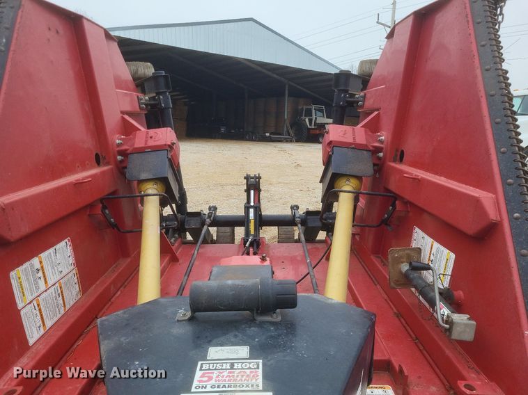 image for item MI9968 2004 Bushhog   2615 Legend  batwing rotary mower