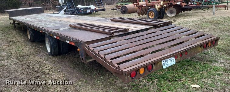 image for item MI9973 1999 West Wind drop deck trailer