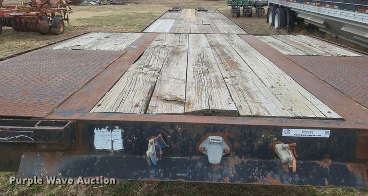 image for item MI9973 1999 West Wind drop deck trailer