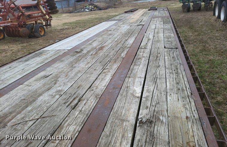 image for item MI9973 1999 West Wind drop deck trailer