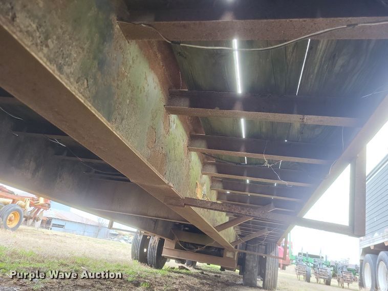 image for item MI9973 1999 West Wind drop deck trailer