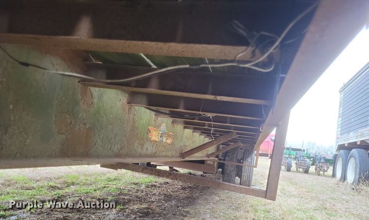 image for item MI9973 1999 West Wind drop deck trailer