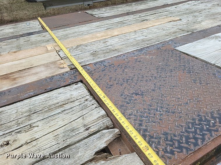 image for item MI9973 1999 West Wind drop deck trailer