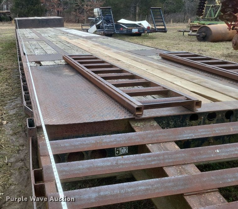 image for item MI9973 1999 West Wind drop deck trailer