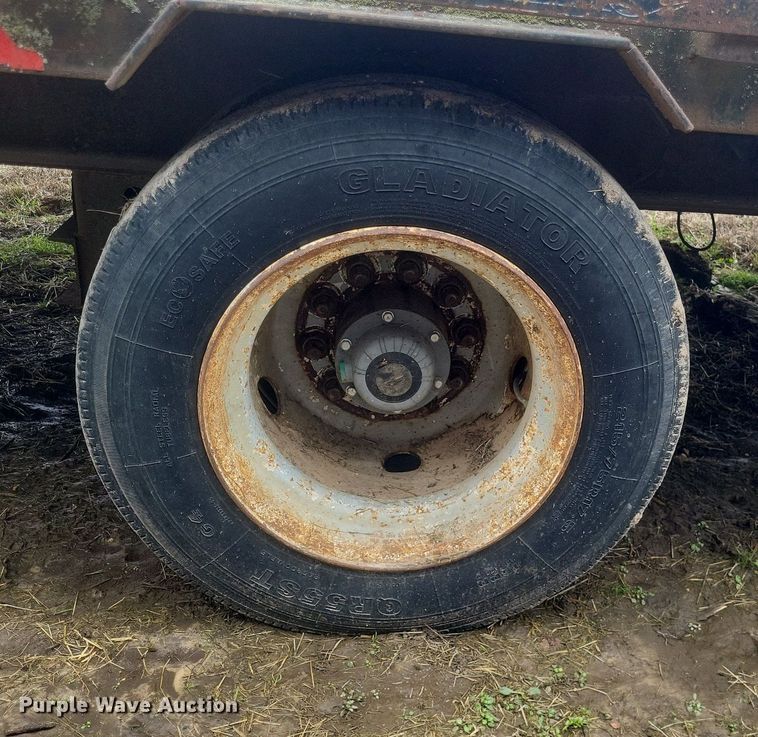 image for item MI9973 1999 West Wind drop deck trailer