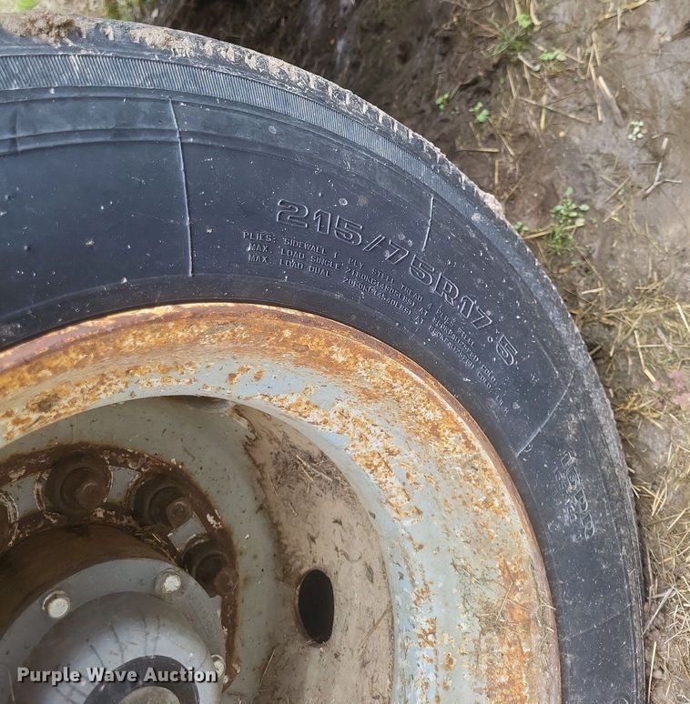 image for item MI9973 1999 West Wind drop deck trailer