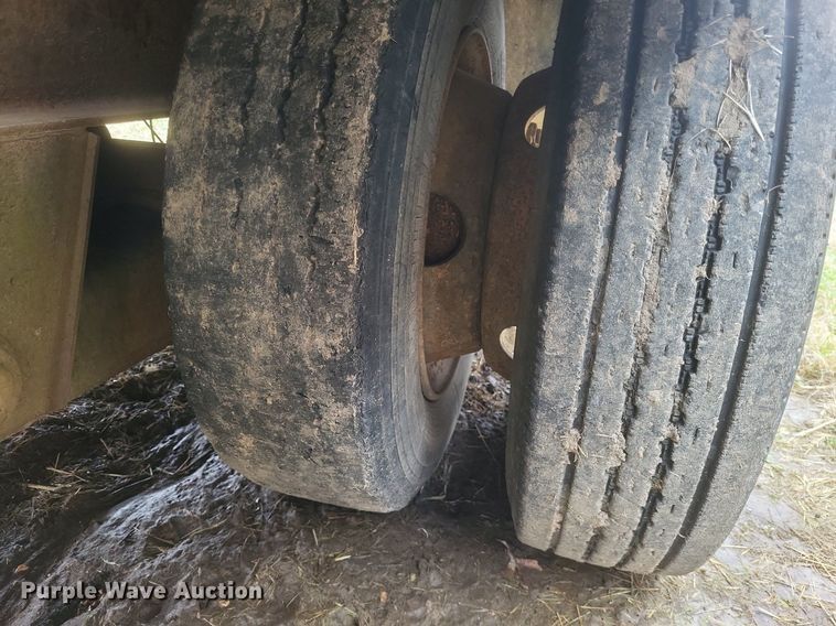 image for item MI9973 1999 West Wind drop deck trailer