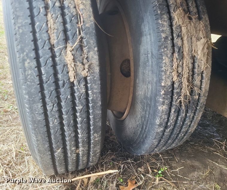 image for item MI9973 1999 West Wind drop deck trailer