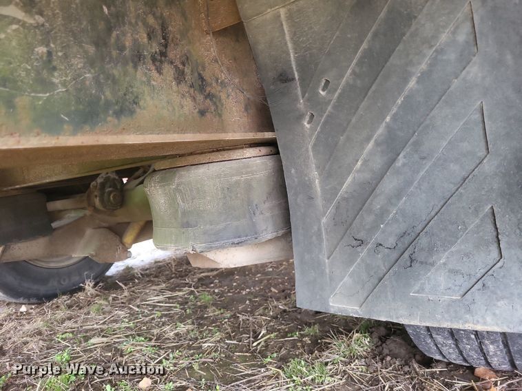 image for item MI9973 1999 West Wind drop deck trailer