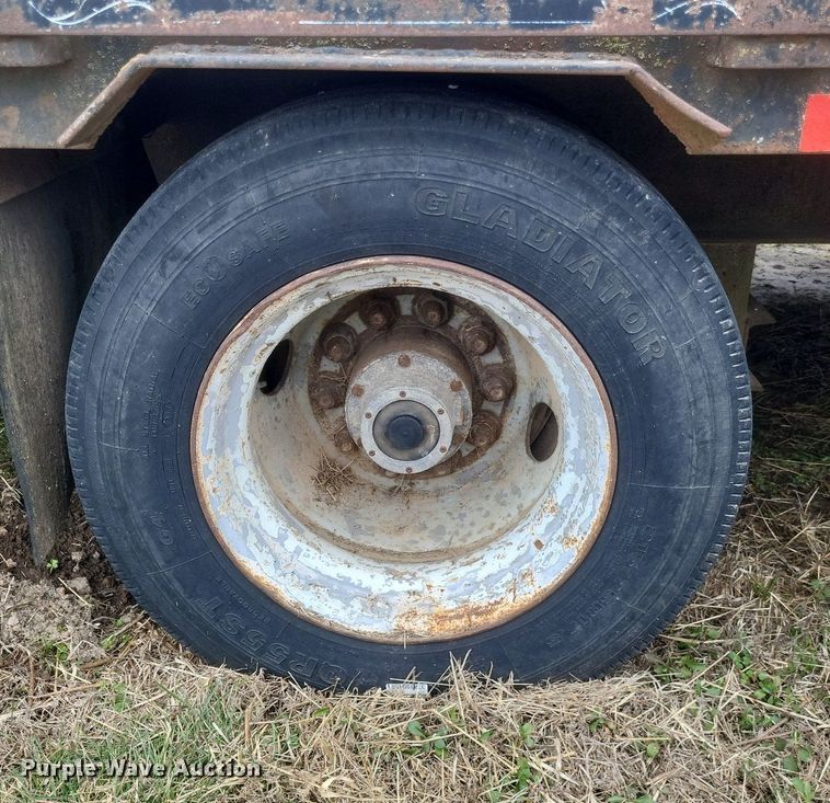 image for item MI9973 1999 West Wind drop deck trailer