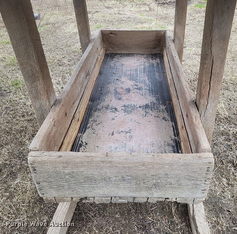 image for item MI9976 Livestock equipment