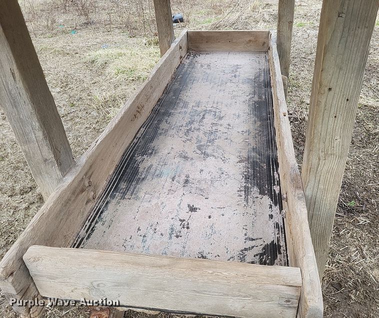 image for item MI9976 Livestock equipment