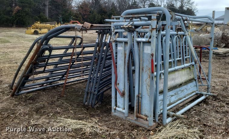 image for item MI9977 Priefert    Squeeze chute