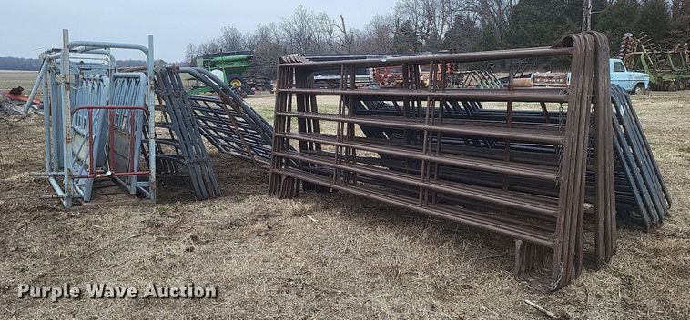 image for item MI9977 Priefert    Squeeze chute