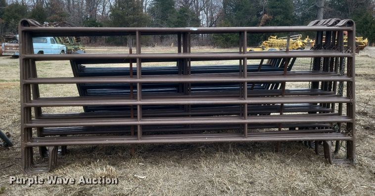 image for item MI9977 Priefert    Squeeze chute