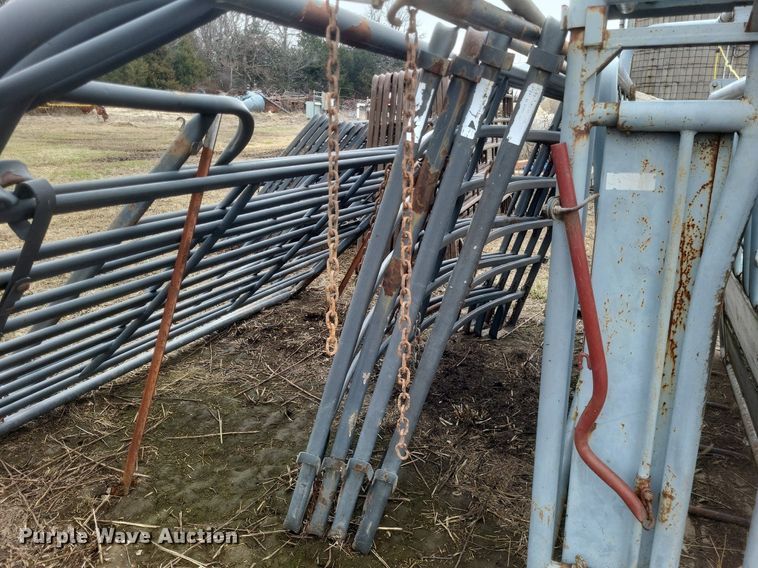 image for item MI9977 Priefert    Squeeze chute