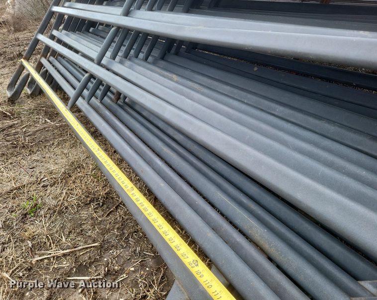 image for item MI9977 Priefert    Squeeze chute