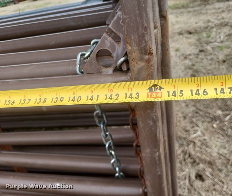 image for item MI9977 Priefert    Squeeze chute