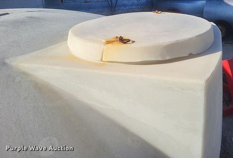 image for item MI9983 Poly tanks