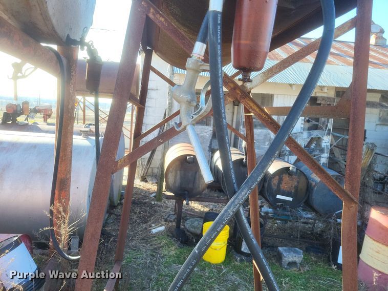 image for item MI9984 Fuel tanks