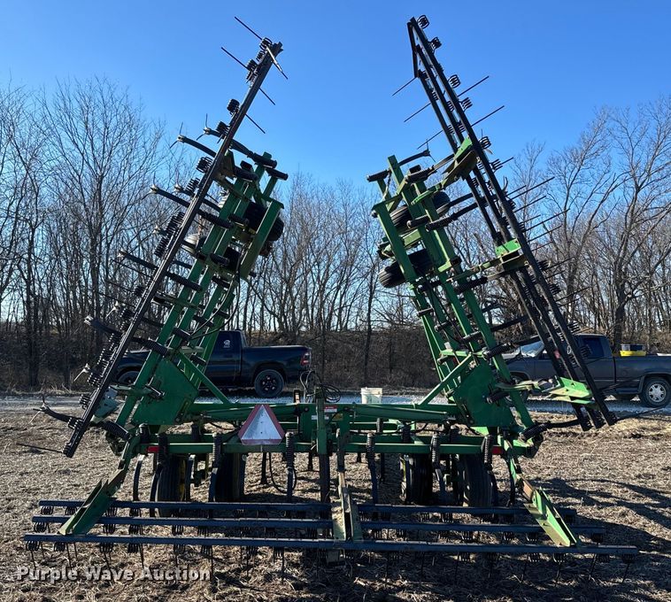 image for item NF9388 John Deere field cultivator