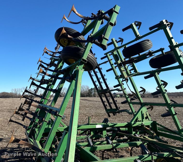 image for item NF9388 John Deere field cultivator