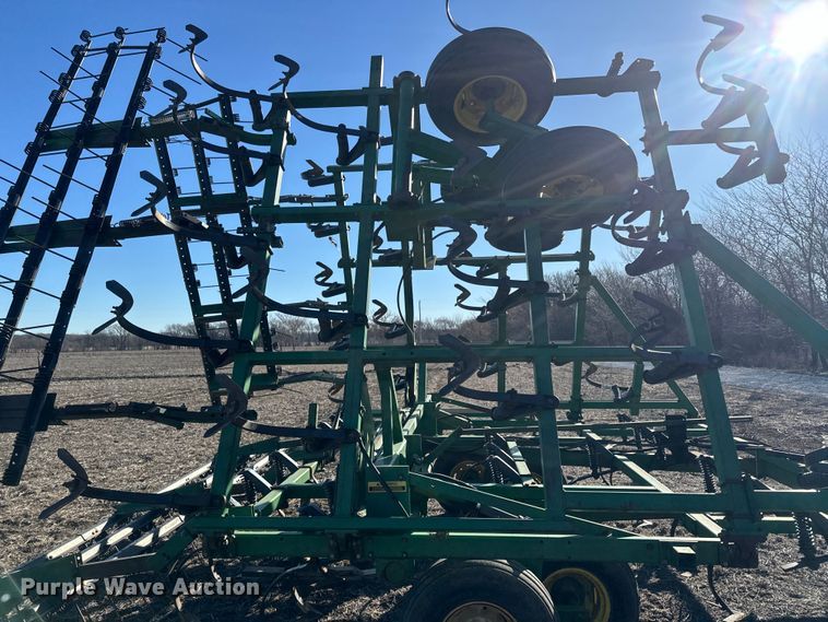image for item NF9388 John Deere field cultivator