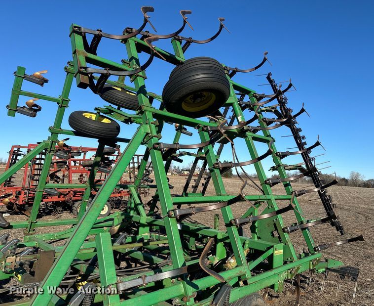 image for item NF9388 John Deere field cultivator