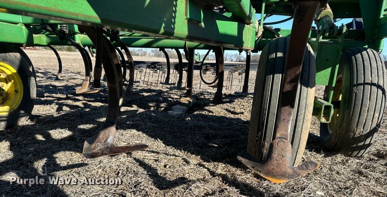 image for item NF9388 John Deere field cultivator