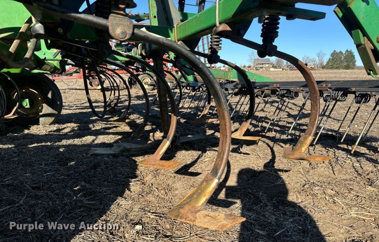 image for item NF9388 John Deere field cultivator