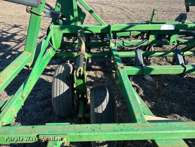 image for item NF9388 John Deere field cultivator