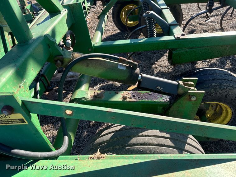 image for item NF9388 John Deere field cultivator