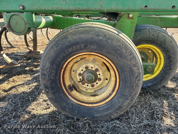 image for item NF9388 John Deere field cultivator