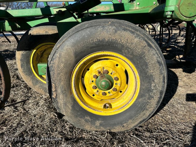 image for item NF9388 John Deere field cultivator