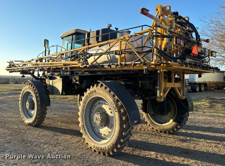 image for item NF9422 2012 Rogator RG1100 sprayer