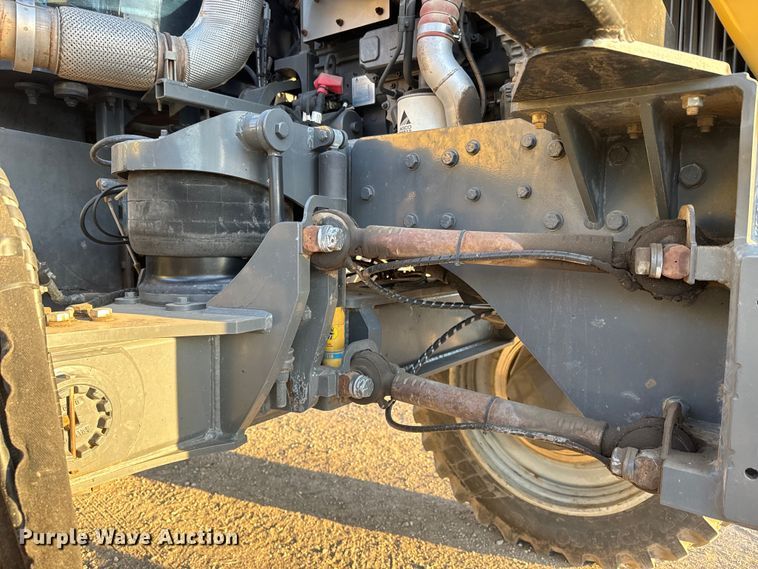 image for item NF9422 2012 Rogator RG1100 sprayer