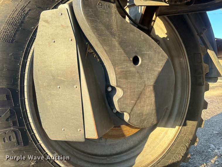 image for item NF9422 2012 Rogator RG1100 sprayer