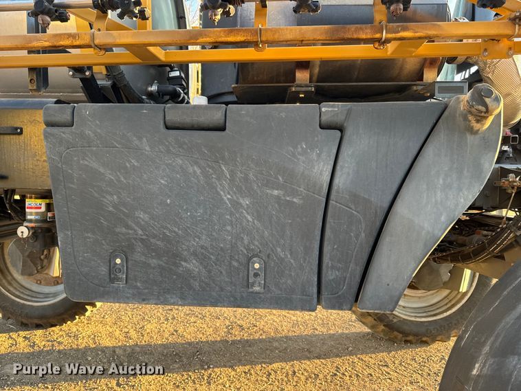 image for item NF9422 2012 Rogator RG1100 sprayer