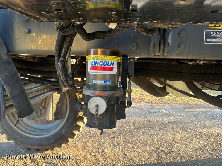 image for item NF9422 2012 Rogator RG1100 sprayer