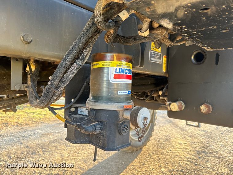 image for item NF9422 2012 Rogator RG1100 sprayer