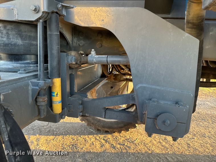 image for item NF9422 2012 Rogator RG1100 sprayer